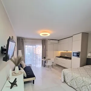  Apartment Studia